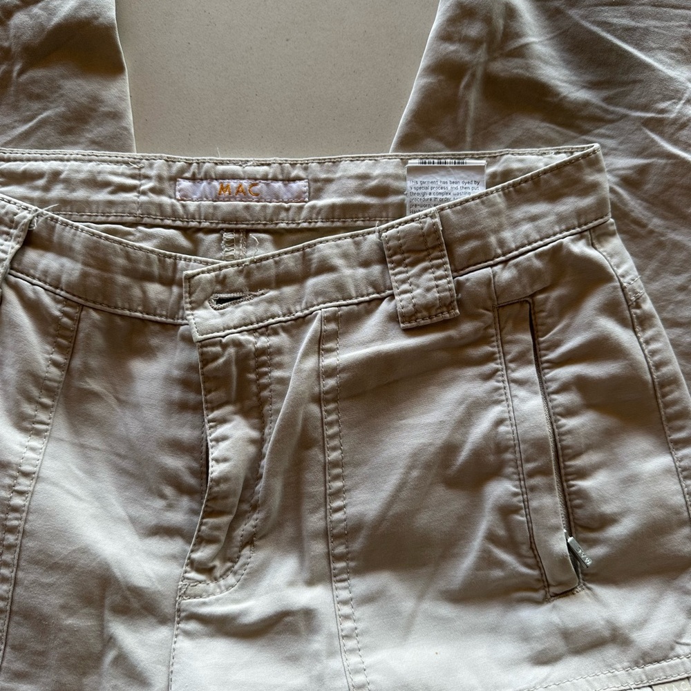 beige low waisted cargo pants